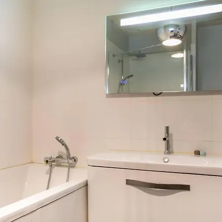 Amazing Premium Flat, Fantastic Location, 1290 Sqf Appartamento *