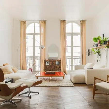 Amazing Premium Flat, Fantastic Location, 1290 Sqf Parigi