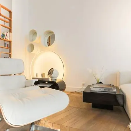 Amazing Premium Flat, Fantastic Location, 1290 Sqf Appartamento *