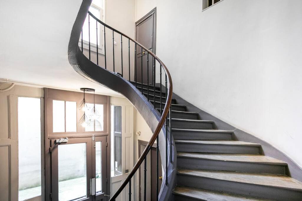 Amazing Premium Flat, Fantastic Location, 1290 Sqf Parigi