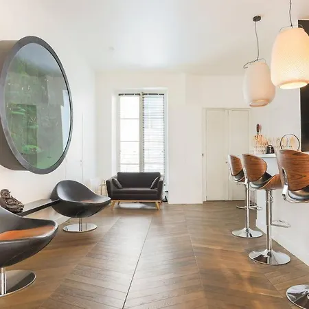 Amazing Premium Flat, Fantastic Location, 1290 Sqf Apartment *
